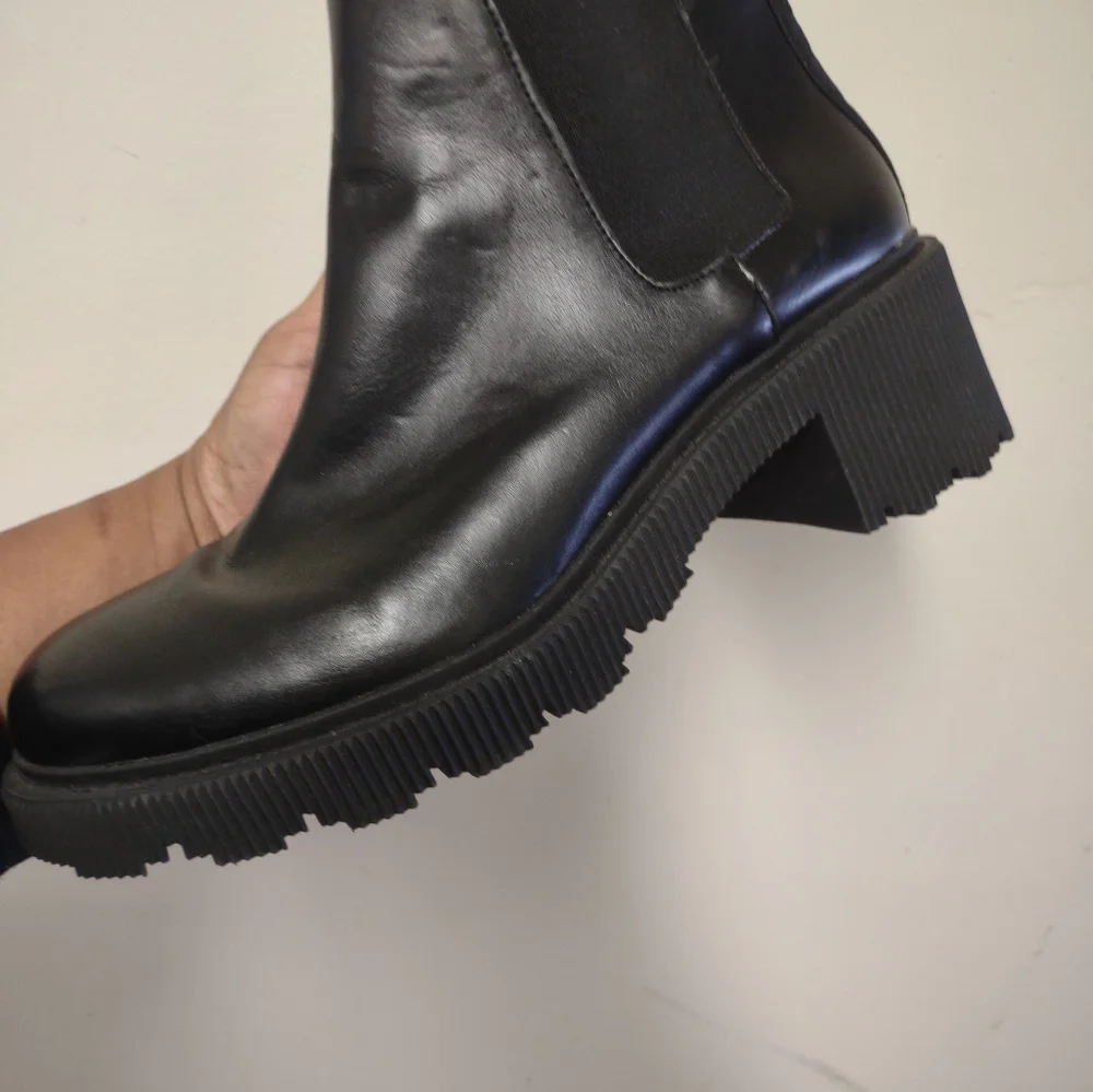 Zara Women's Black Leather Chunky Lugsole Ankle Booties Boots Size 40 - Picture 8 of 12